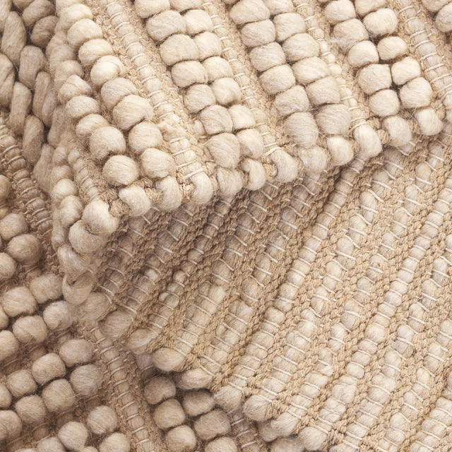 Safavieh Natura 4'-0" x 6'-0" Rug in Taupe