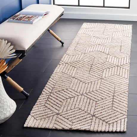 Safavieh Classic Vintage 2'-3" x 8'-0" Rug in Natural / Ivory