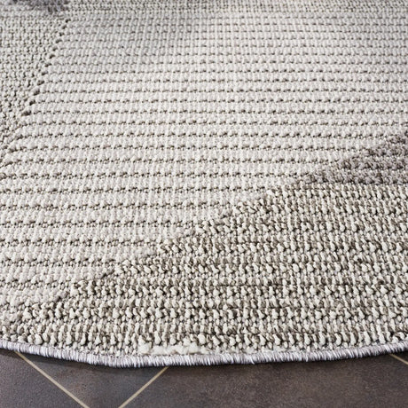 Safavieh Global 6'-7" x 6'-7" Rug in Light Grey / Grey