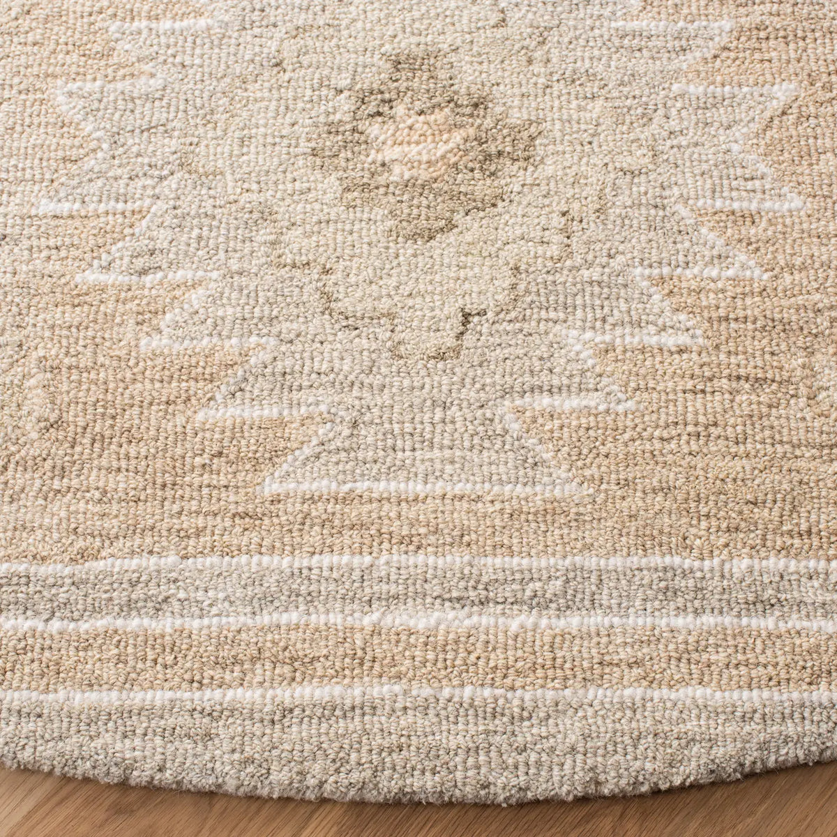 Safavieh Capri 7'-0" x 7'-0" Rug in Beige