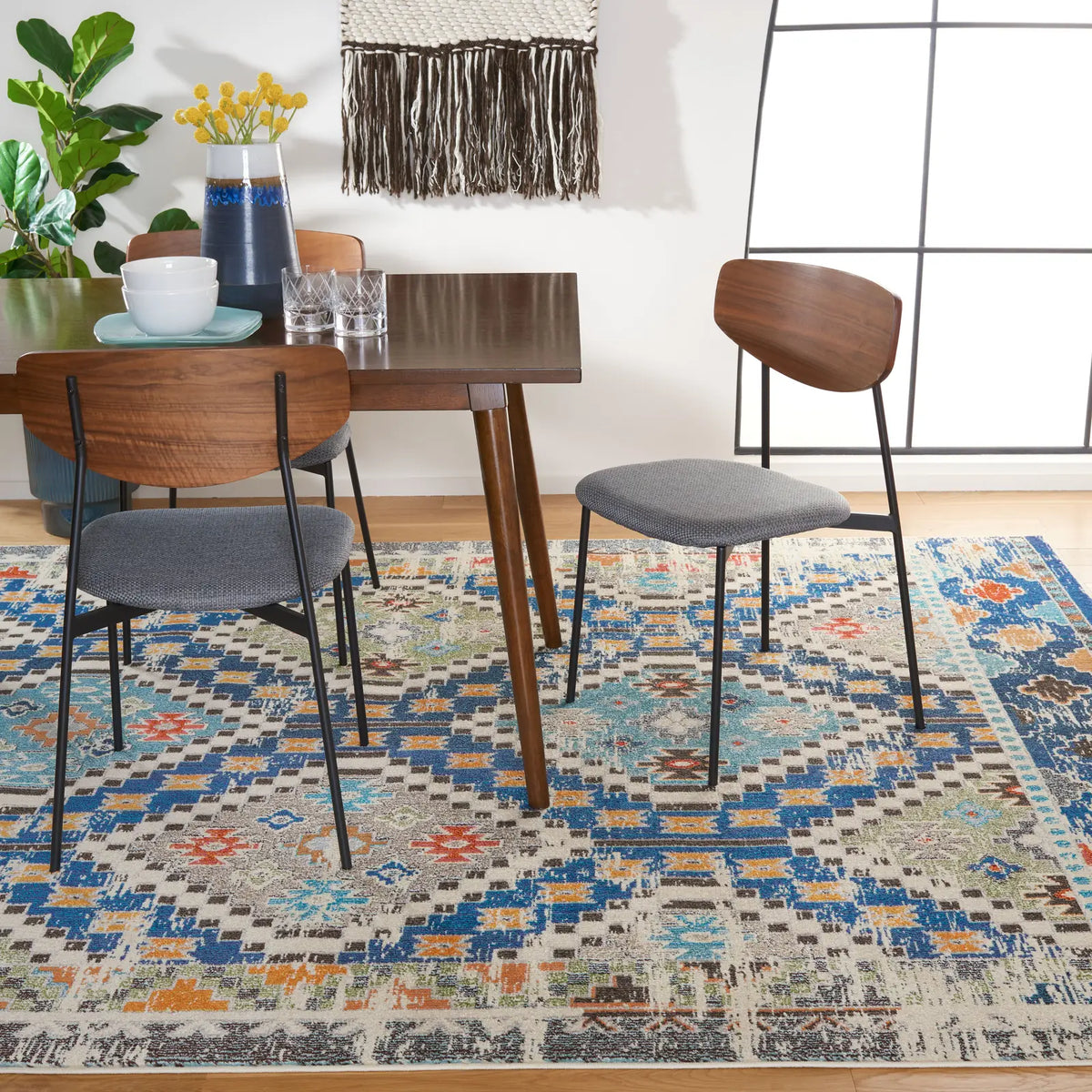 Safavieh Madison 10'-0" x 14'-0" Rug in Navy / Beige