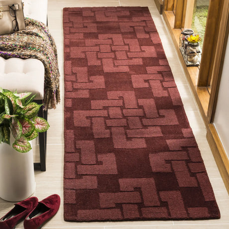Safavieh Martha Stewart 2'-3" x 8'-0" Rug in Ceiling Wax