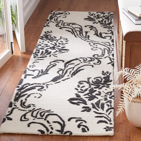 Safavieh Jardin 2'-3" x 8'-0" Rug in Ivory / Black