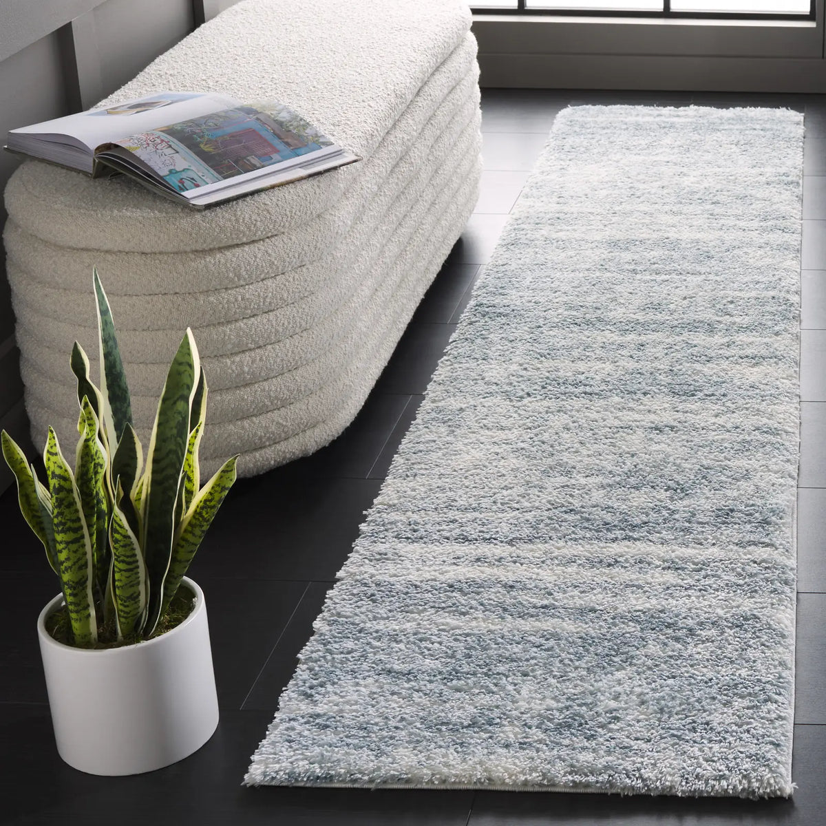 Safavieh Tahoe Shag 2'-0" x 9'-0" Rug in Blue / Ivory