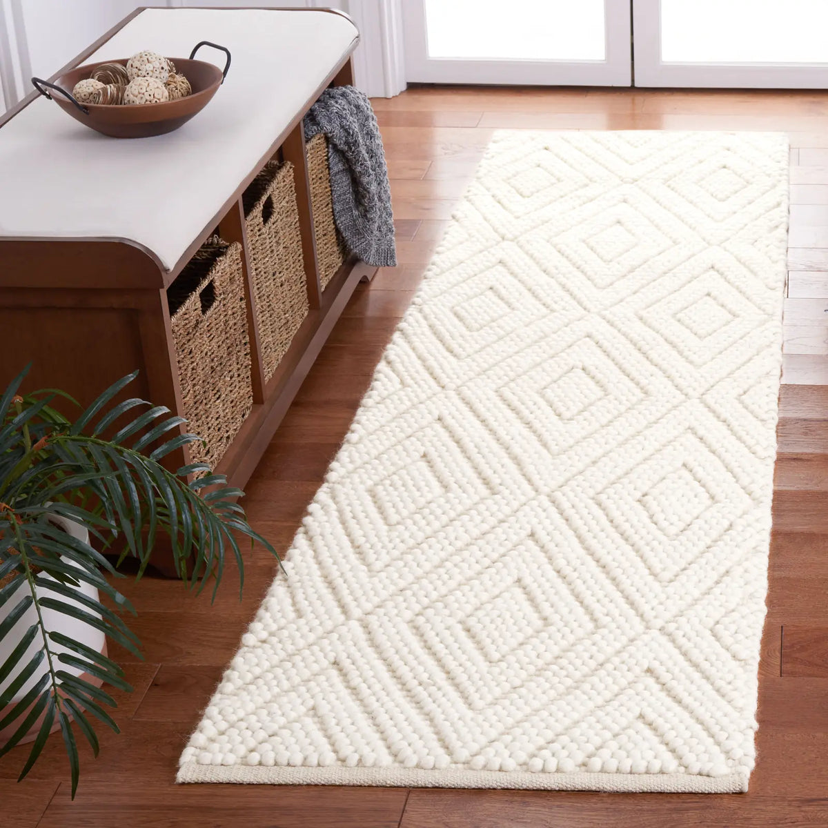 Safavieh Natura 2'-3" x 8'-0" Rug in Ivory
