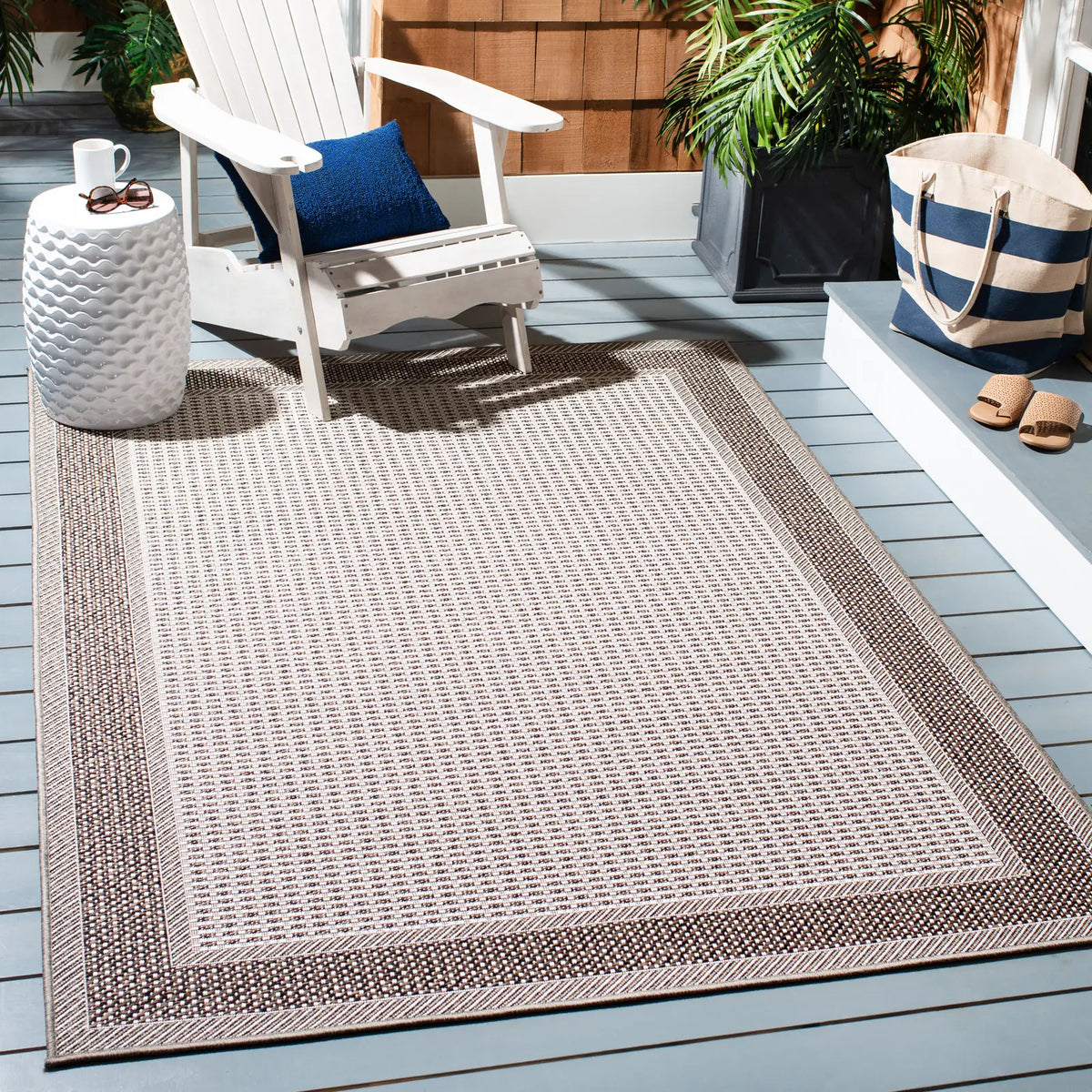 Safavieh Lakeside 200 4'-0" x 5'-7" Rug in Beige / Brown