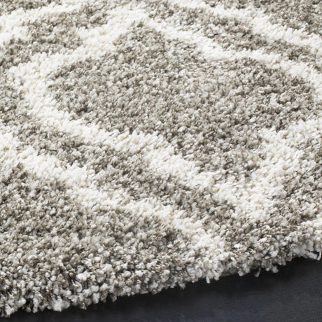 Safavieh Hudson Shag 5'-3" x 5'-3" Rug in Grey / Ivory