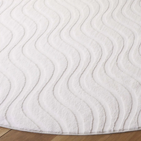 Safavieh Faux Rabbit Fur  800 6'-0" x 6'-0" Rug in Ivory