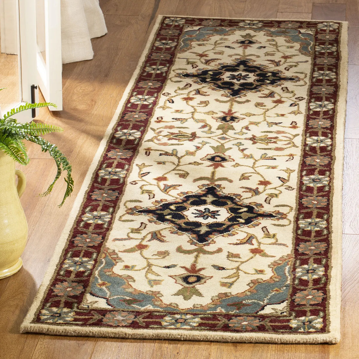 Safavieh Heritage 2'-3" x 8'-0" Rug in Ivory / Red