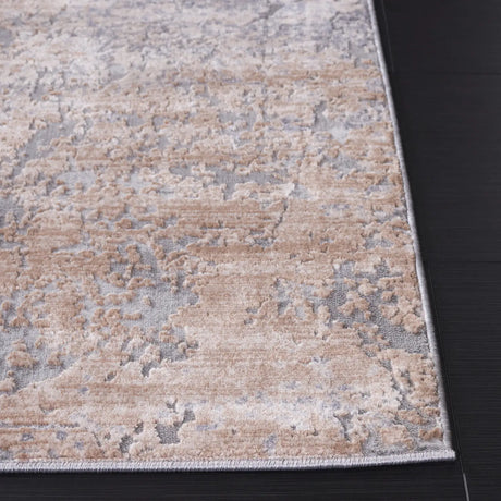 Safavieh Invista 5'-3" x 7'-6" Rug in Beige / Cream