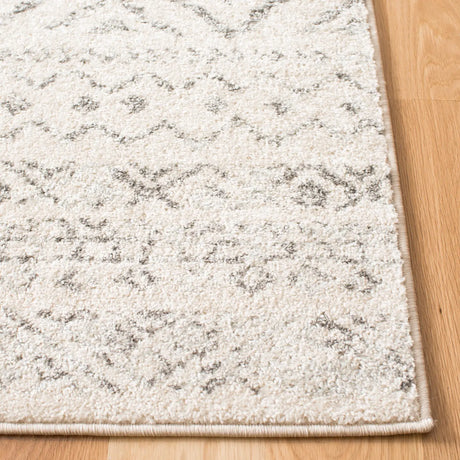 Safavieh Tulum 4'-0" x 6'-0" Rug in Ivory / Grey