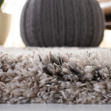 Safavieh Iceland Shag 4'-0" x 6'-0" Rug in Cream / Grey