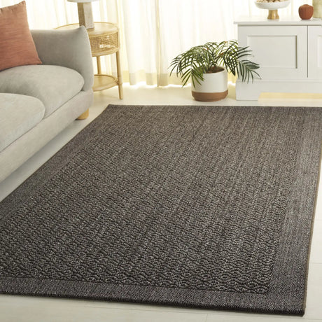 Safavieh Palm Beach 4'-0" x 6'-0" Rug in Silver