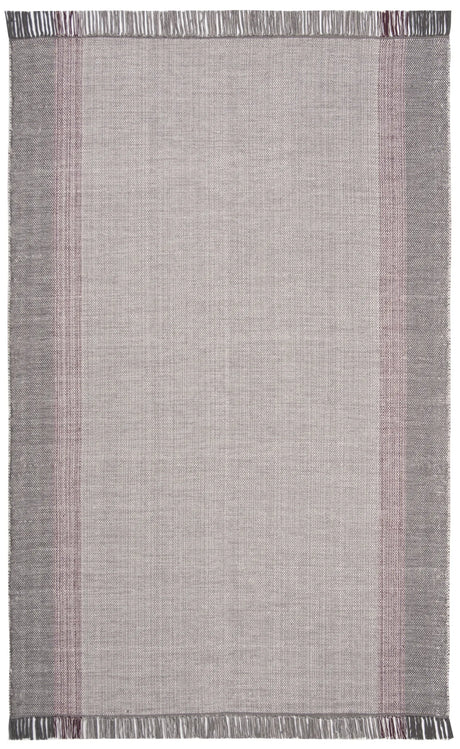 Safavieh Montauk 5'-0" x 8'-0" Rug in Wine / Grey