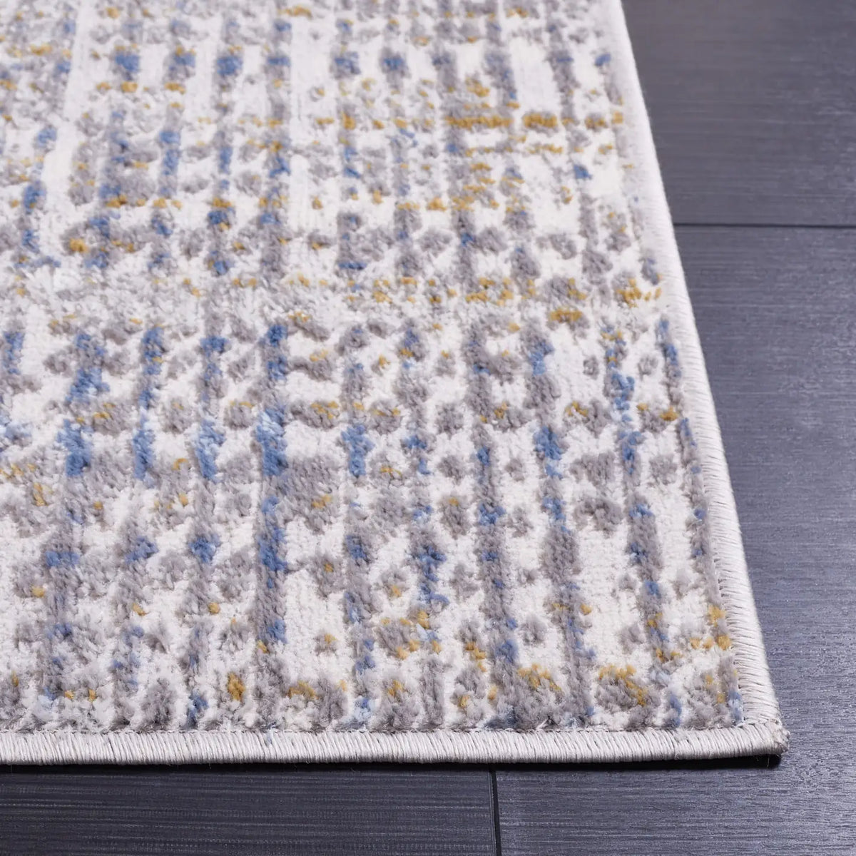 Safavieh Palma 4'-0" x 6'-0" Rug in Beige / Light Blue