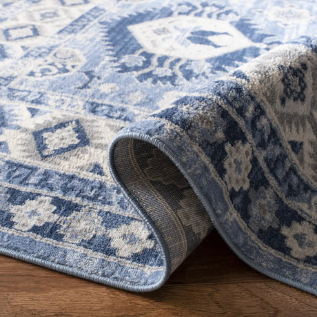Safavieh Kazak 100 4'-0" x 6'-0" Rug in Blue / Creme