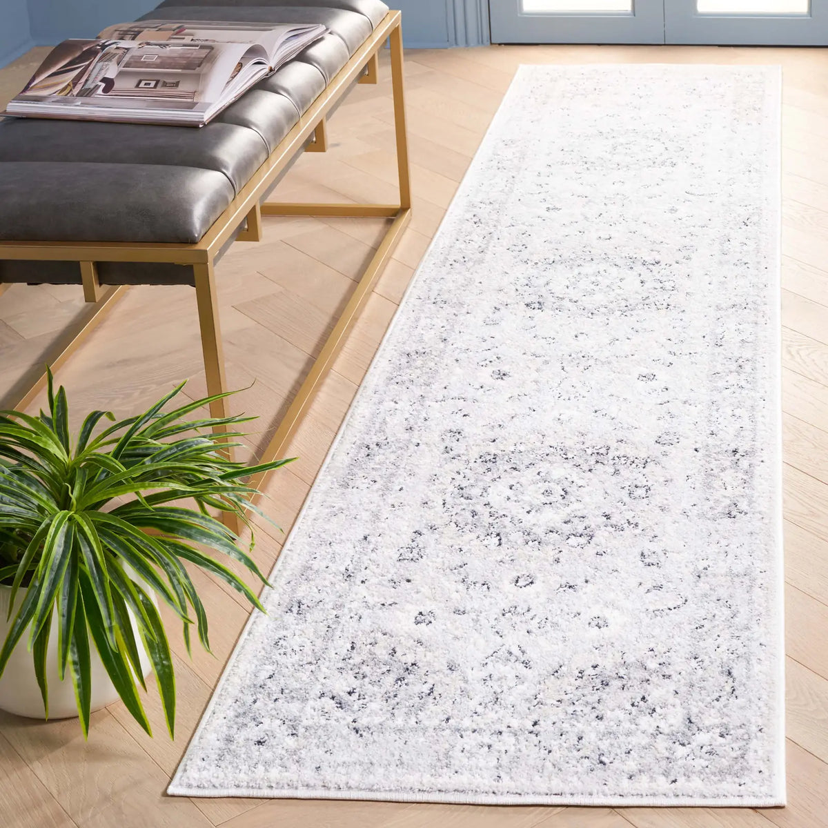 Safavieh Layla 2'-2" x 9'-0" Rug in Ivory / Grey