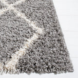Safavieh Venus Shag 500 4'-0" x 6'-0" Rug in Grey / Ivory