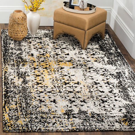 Safavieh Classic Vintage 4'-0" x 6'-0" Rug in Black / Silver