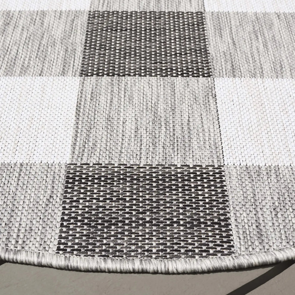 Safavieh Courtyard 6'-7" x 6'-7" Rug in Grey / Dark Grey