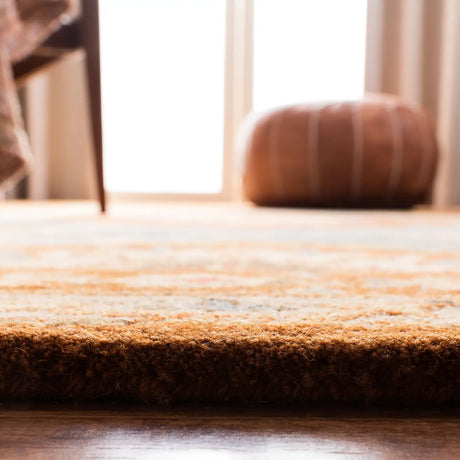 Safavieh Heritage 4'-0" x 6'-0" Rug in Blue / Rust