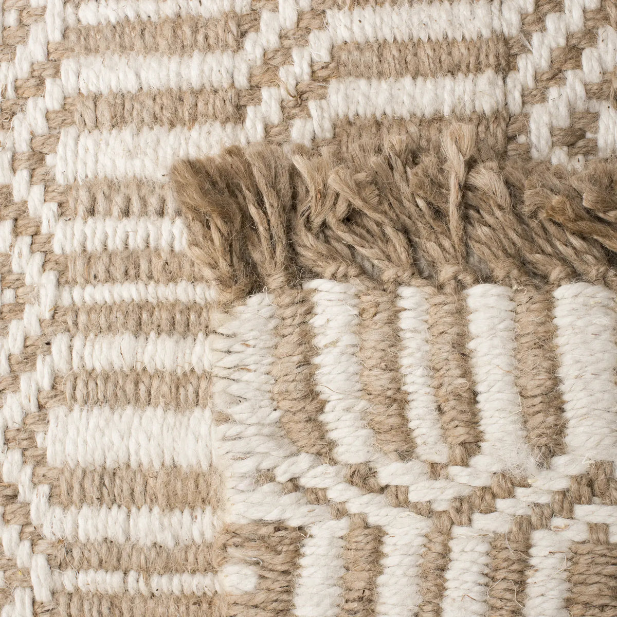 Safavieh Natural Fiber 4'-0" x 6'-0" Rug in Natural / Ivory