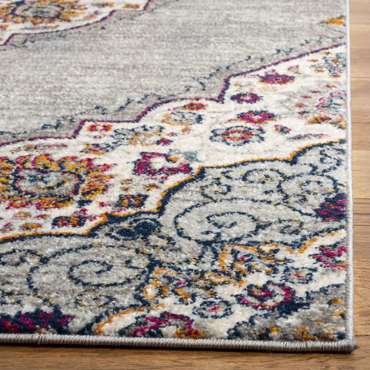 Safavieh Madison 4'-0" x 6'-0" Rug in Light Grey / Fuchsia
