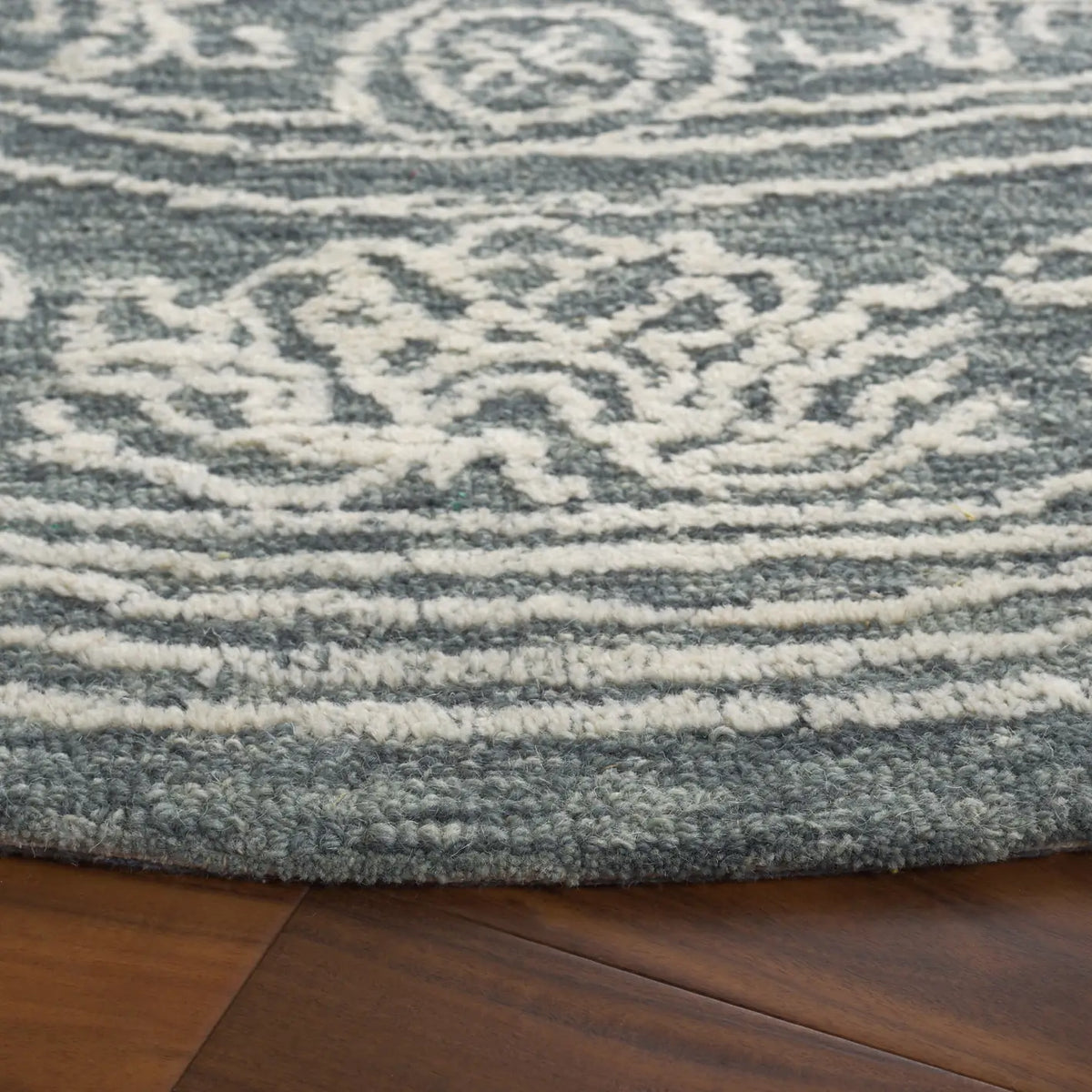 Safavieh Ebony 6'-0" x 6'-0" Rug in Ivory / Dark Grey