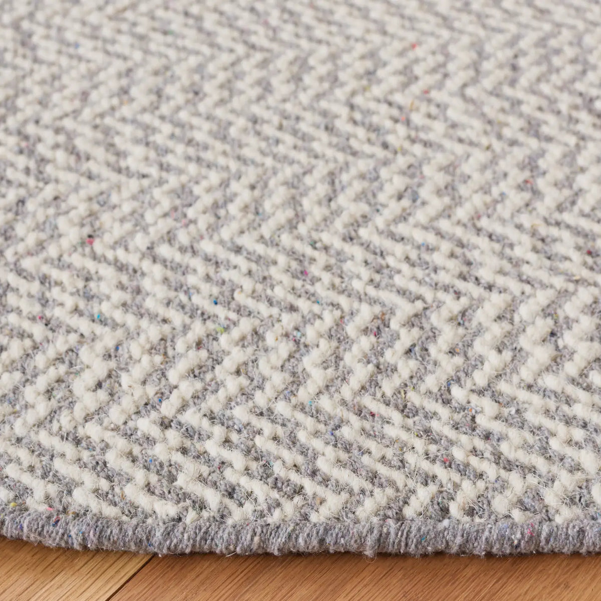 Safavieh Vermont 6'-0" x 6'-0" Rug in Grey / Ivory
