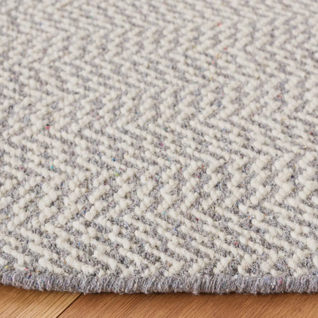 Safavieh Vermont 6'-0" x 6'-0" Rug in Grey / Ivory