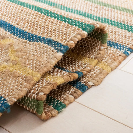 Safavieh Kilim 4'-0" x 6'-0" Rug in Natural / Green