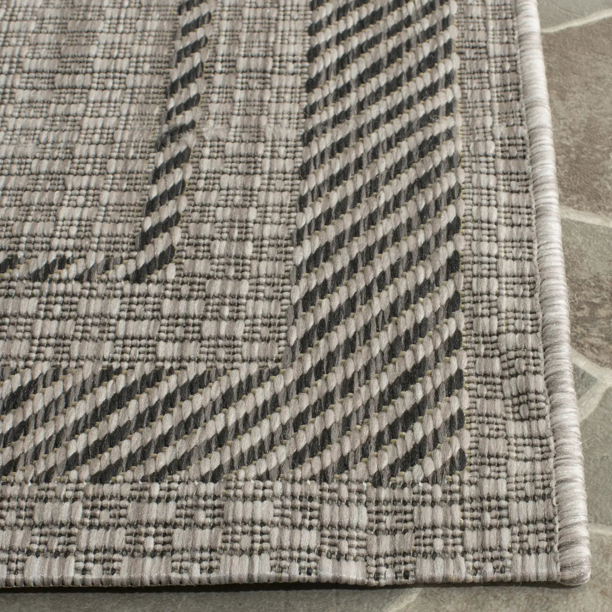 Safavieh Courtyard 2'-3" x 10'-0" Rug in Beige / Black