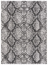 Safavieh Courtyard 4'-5" x 6'-5" Rug in Grey / Black