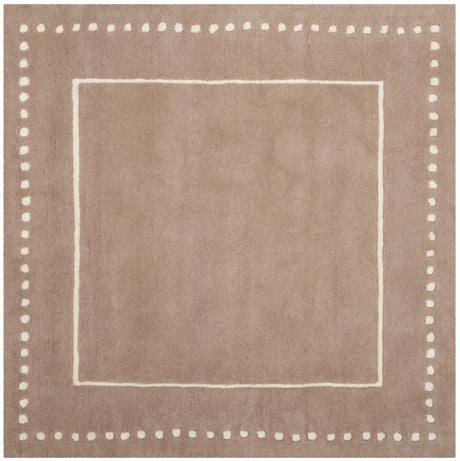 Safavieh Bella 5'-0" x 5'-0" Rug in Beige / Ivory