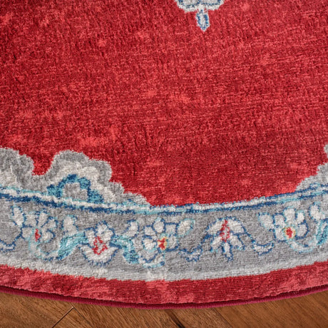 Safavieh Brentwood 5'-0" x 5'-0" Rug in Red / Ivory