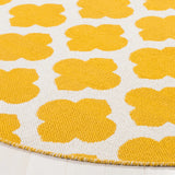 Safavieh Montauk 6'-0" x 6'-0" Rug in Yellow / Ivory