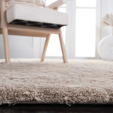 Safavieh Shag 4'-0" x 6'-0" Rug in Dark Beig