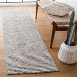 Safavieh Kilim 2'-3" x 9'-0" Rug in Black / Ivory