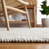 Safavieh Marbella 4'-0" x 6'-0" Rug in Ivory / Black