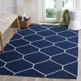 Safavieh Dhurries 4'-0" x 6'-0" Rug in Navy / Ivory