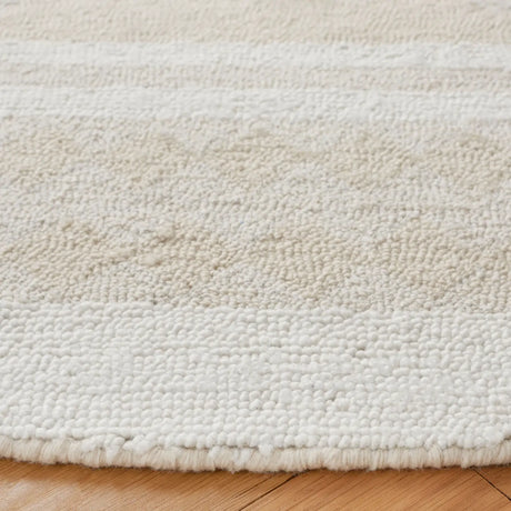 Safavieh Capri 6'-0" x 6'-0" Rug in Ivory / Beige
