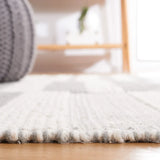 Safavieh Natura 4'-0" x 6'-0" Rug in Ivory / Grey