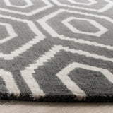 Safavieh Himalaya 6'-0" x 6'-0" Rug in Dark Grey / Ivory