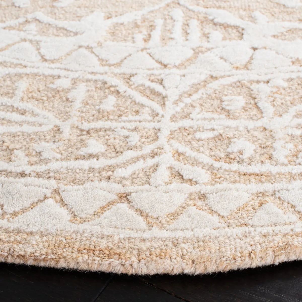 Safavieh Metro 6'-0" x 6'-0" Rug in Gold / Ivory