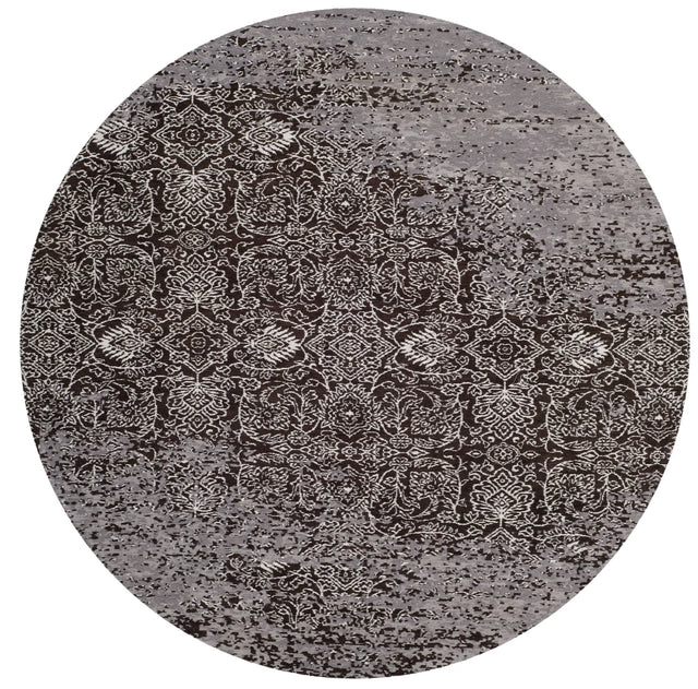 Safavieh Classic Vintage 6'-0" x 6'-0" Rug in Silver / Brown