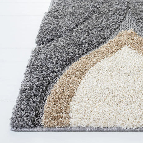 Safavieh Florida Shag 5'-3" x 7'-6" Rug in Grey / Ivory