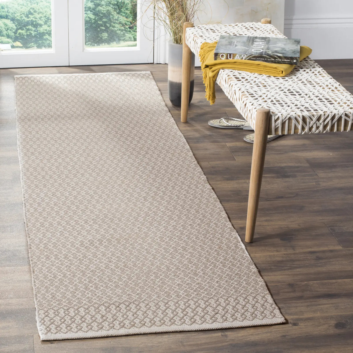 Safavieh Montauk 2'-3" x 10'-0" Rug in Ivory / Grey