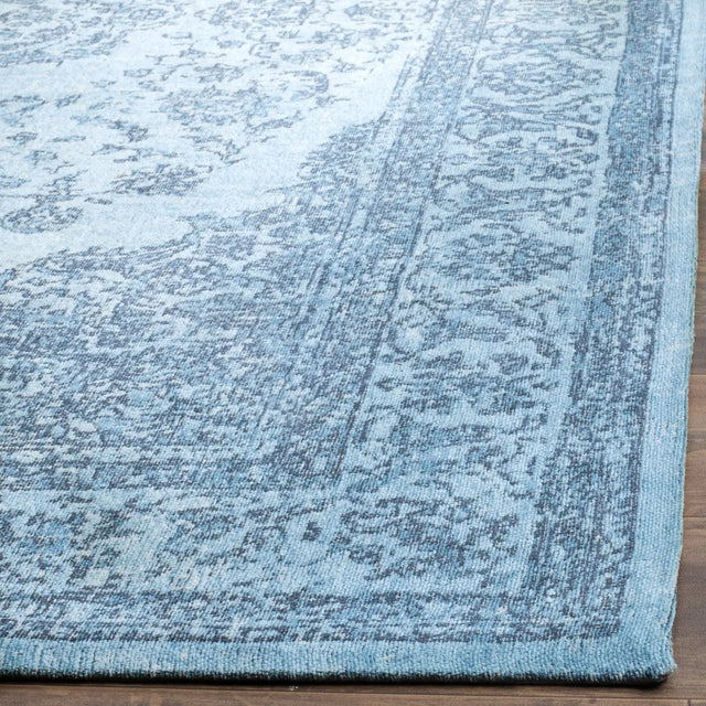 Safavieh Classic Vintage 5'-0" x 8'-0" Rug in Blue