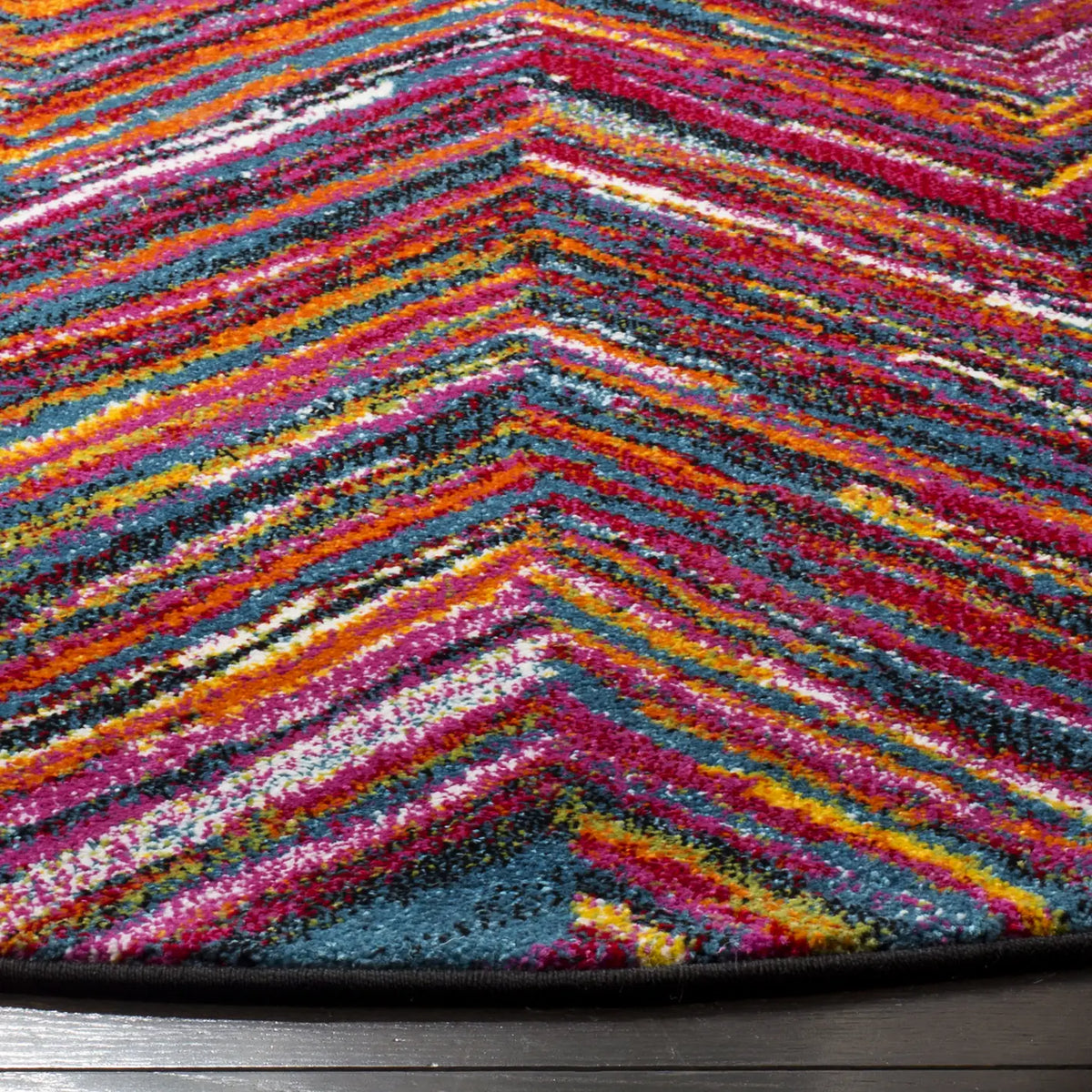 Safavieh Aruba 6'-7" x 6'-7" Rug in Multi