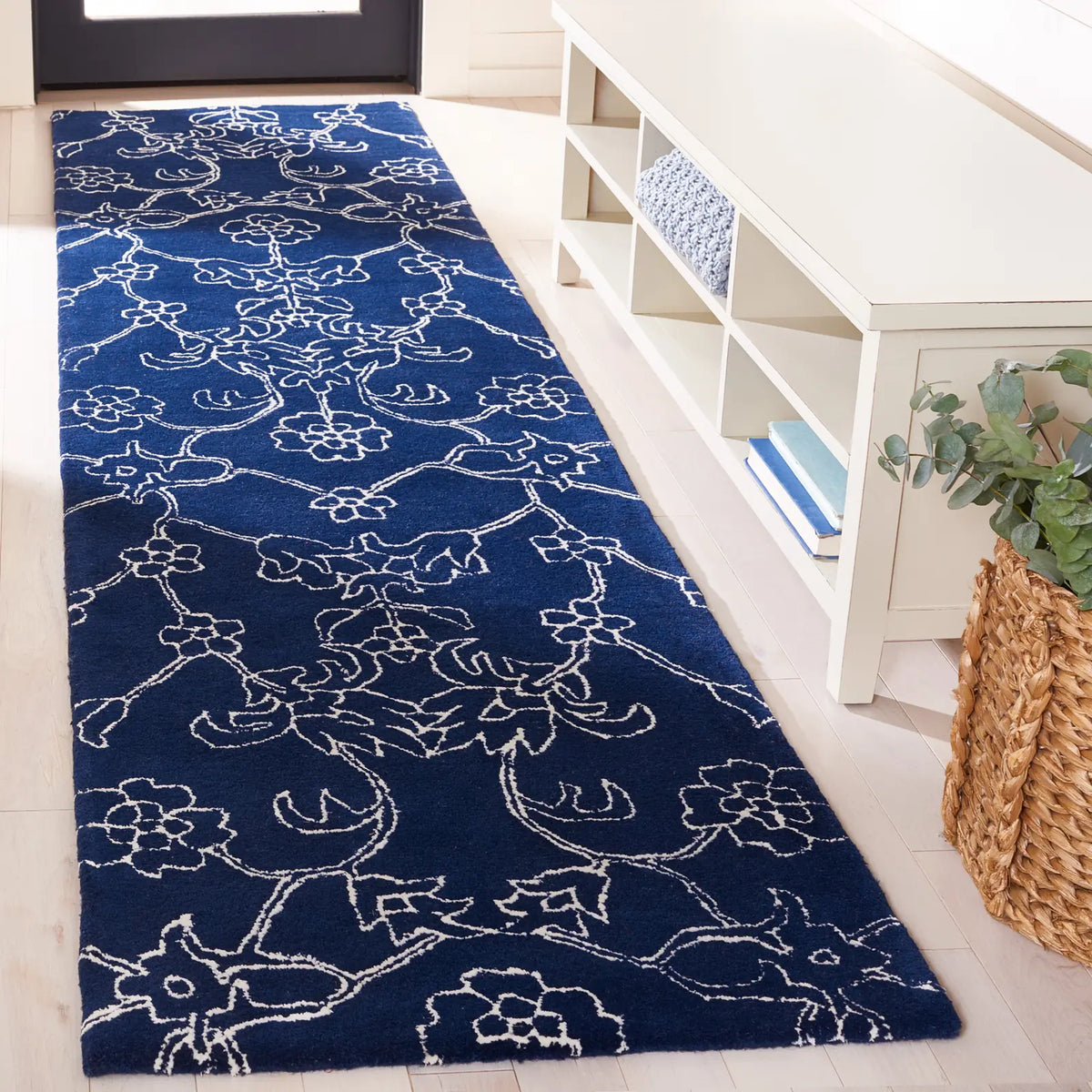 Safavieh Fifth Avenue 2'-3" x 9'-0" Rug in Navy / Ivory